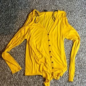 Mustard yellow light sweater